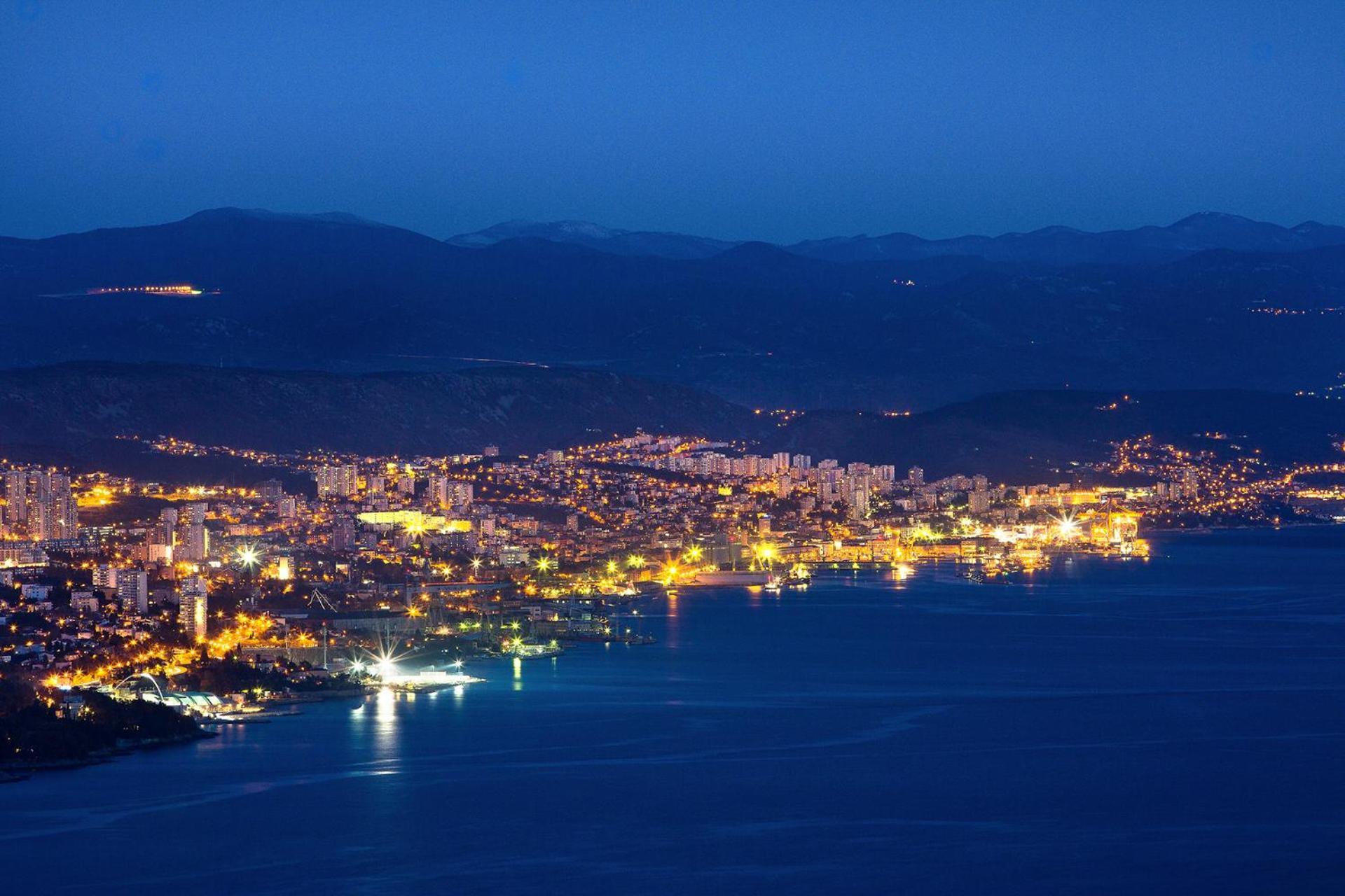 Apartment with view in Rijeka Buitenkant foto