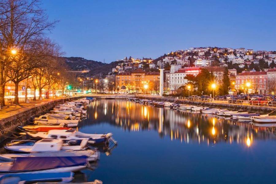 Apartment with view in Rijeka Buitenkant foto