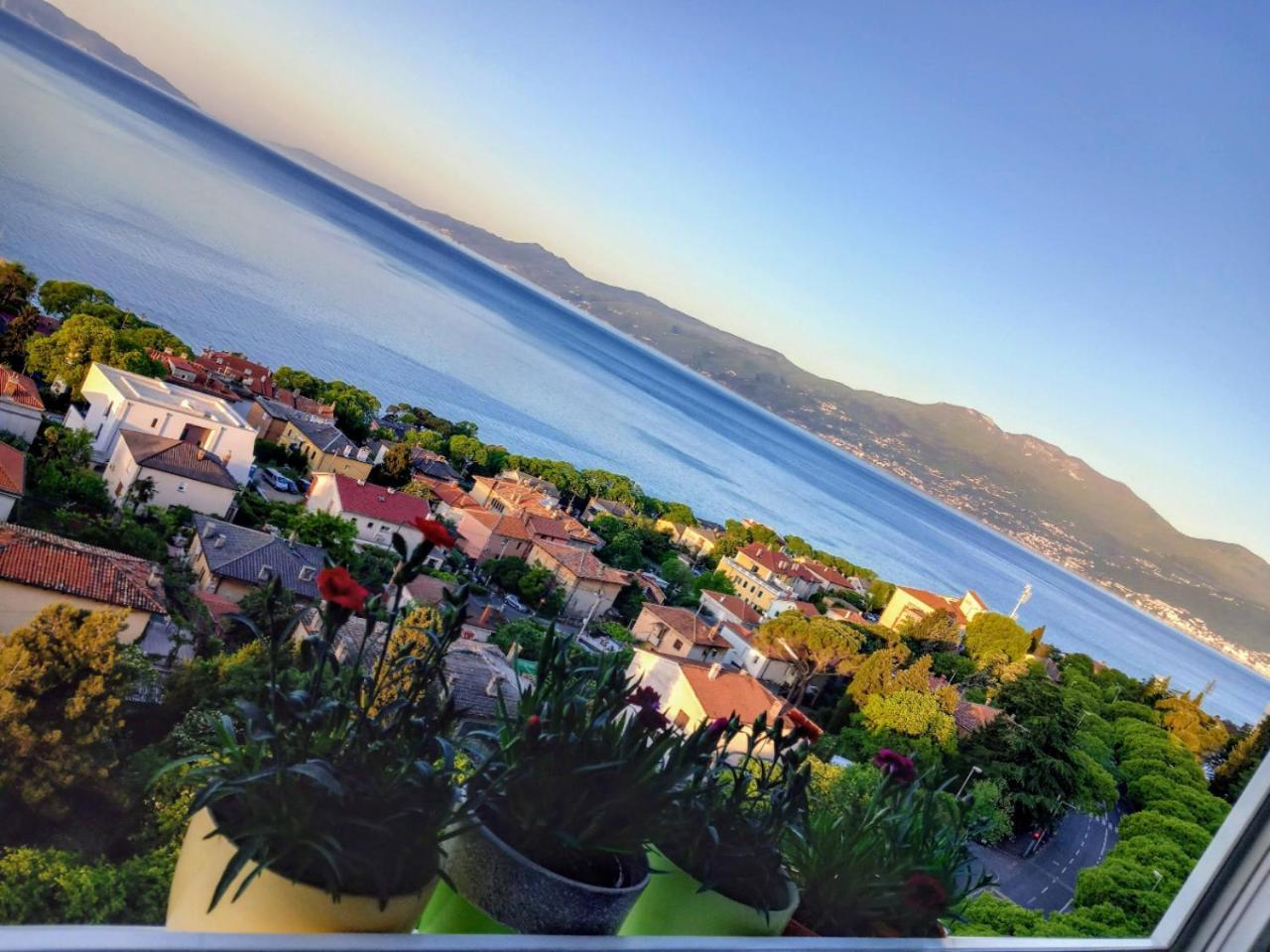 Apartment with view in Rijeka Buitenkant foto
